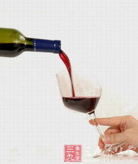 切忌酒后洗澡，九招教你喝酒不伤身——以青岛蓝莓酒为例
